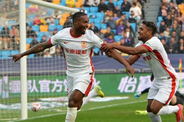 开云体育-【中超】失误大战！贺一然补时送礼 津门虎2比2亚泰