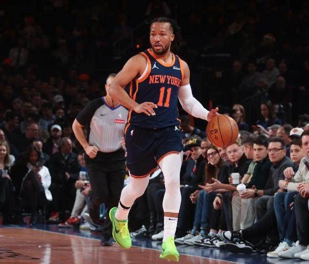 开云-进攻效率领跑联盟 尼克斯五外阵容兑现顶级火力