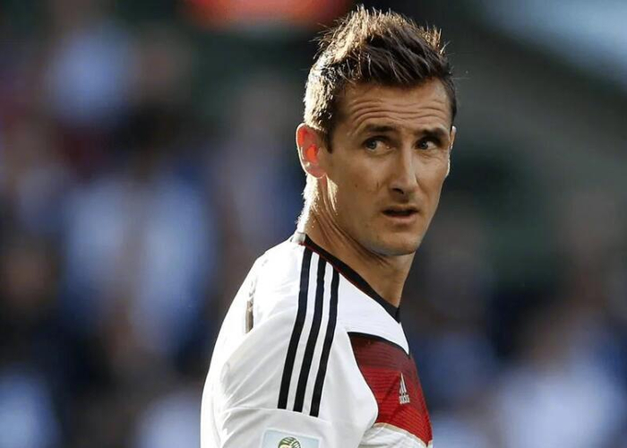 开云-克洛泽预言世界杯进球纪录将被梅西或姆巴佩打破|莱昂内尔·梅西|基利安·姆巴佩|米罗斯拉夫·克洛泽|最佳射手|米罗斯_新浪体育_新浪新闻