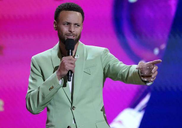 开云官网-库里主持ESPYS爆梗不断 汤普森贡献最佳获奖发言