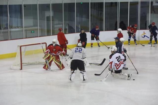 开云-【冬奥·人物】英如镝：站上赛场 已是中国冰球一大步