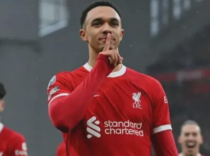 开云体育下载-婉拒曼城，皇马球星仍想留队，处境艰难却仍表态：不愿去英超