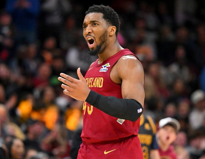 开云体育下载-切特30+14+5+2+4无缘今日最佳！对不起，你碰到创纪录的米切尔了