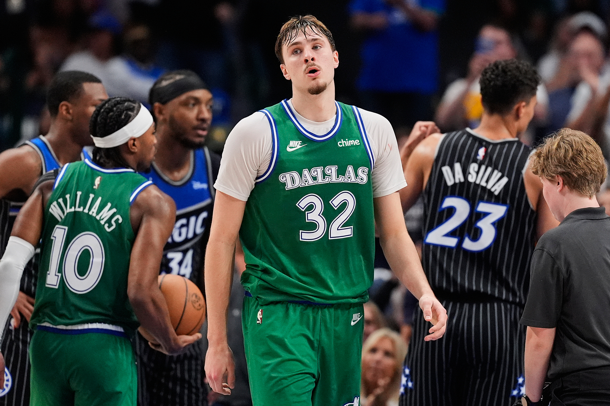 弗拉格51分成NBA历史最年轻50分先生 魔术客胜独行侠