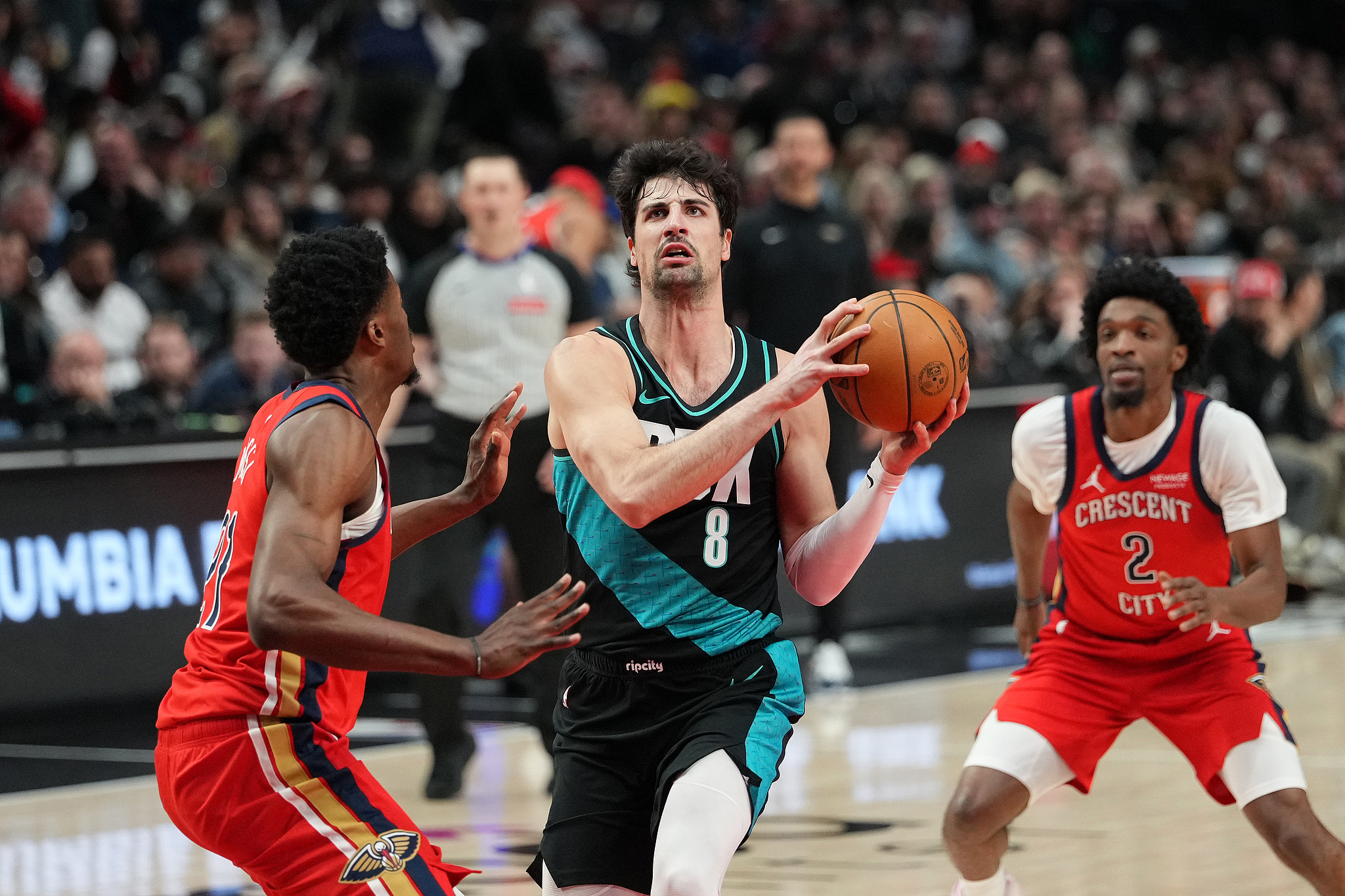 阿夫迪亚26+8霍勒迪27+9 开拓者战胜鹈鹕收获三连胜